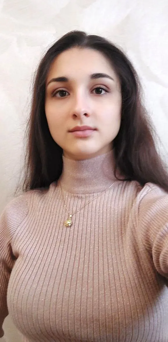 Jeune femme ukrainienne au style moderne - Beauté slave